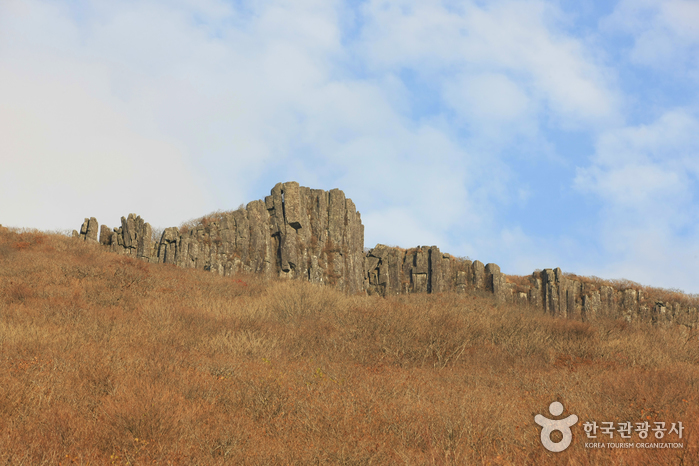 Jusangjeolli Cliff of Mudeungsan Mountain (무등산 주상절리대)