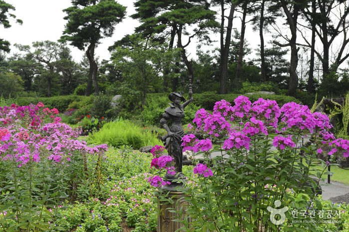 The Botanical Garden BCJ (Byeokchoji) (벽초지 문화수목원)