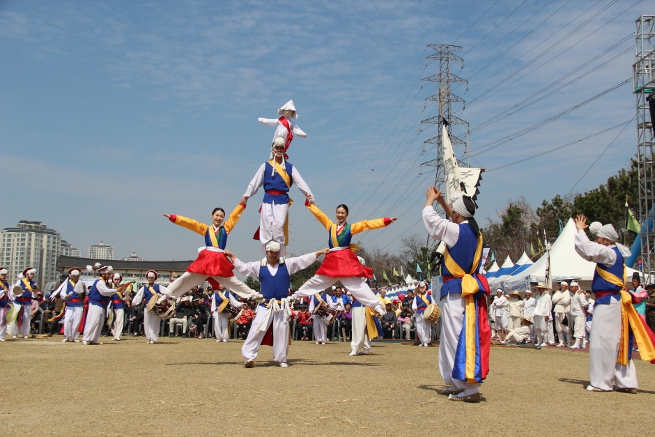 Gijisi Juldarigi Folk Festival (기지시줄다리기 민속축제)