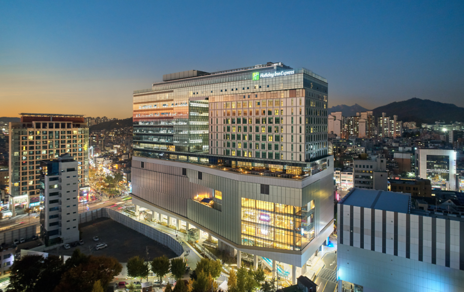 서울_홀리데이 인 익스프레스 서울홍대_외관 (1)