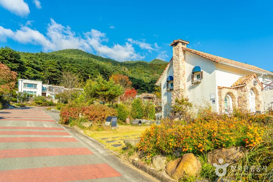 thumbnail-구례예술인마을-6