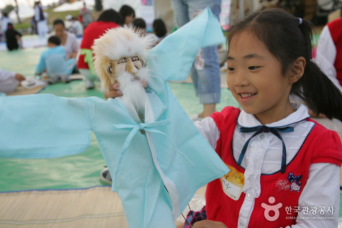 Anseong Namsadang Baudeogi Saturday Performances (안성마춤 남사당놀이 토요상설공연)