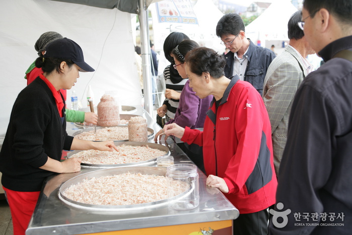 Ganggyeong Fermented Seafood Festival (강경 발효젓갈축제)
