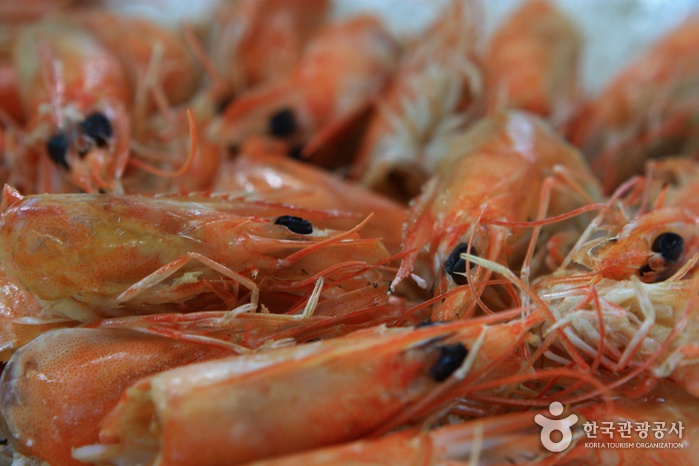 머리부터 꼬리까지 맛있는 대하소금구이.