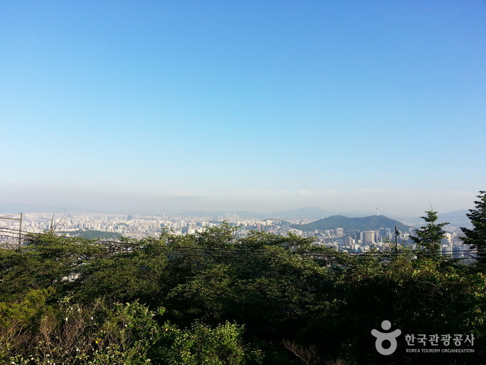 Bugak Skyway Palgakjeong Pavilion (북악스카이 팔각정)