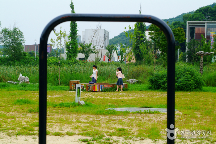 Heyri Artvalley (헤이리 문화예술마을)