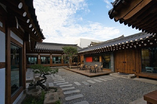 The Hanok Smith Likes (스미스가 좋아하는 한옥)