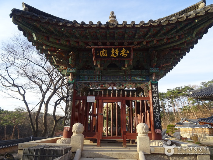 Храм Чингванса в Сеуле (진관사(서울))