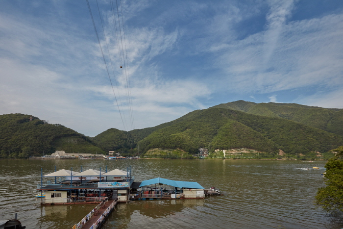 Cheongpyeonghoban Maeuntang Village (청평호반 매운탕촌)2