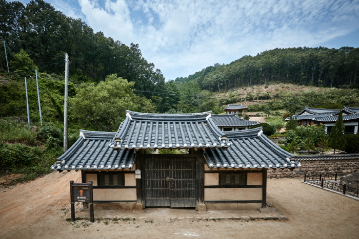 Familiensitz des Tapdong-Zweiges des Goseong Yi Clans (법흥동 고성이씨탑동파종택)
