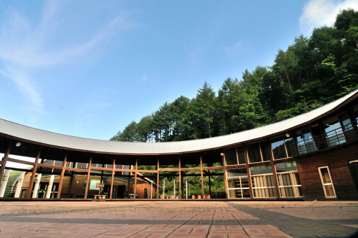 Nationales Zentrum für Waldaktivitäten Hoengseong (국립횡성숲체원)