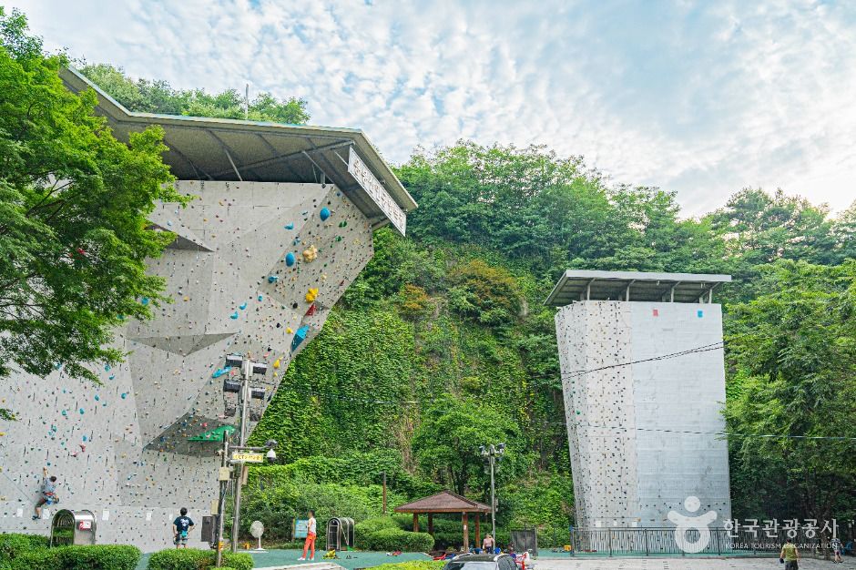 응봉산 암벽등반공원
