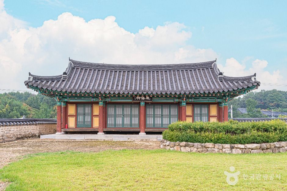 thumbnail-추수경장군묘역-5