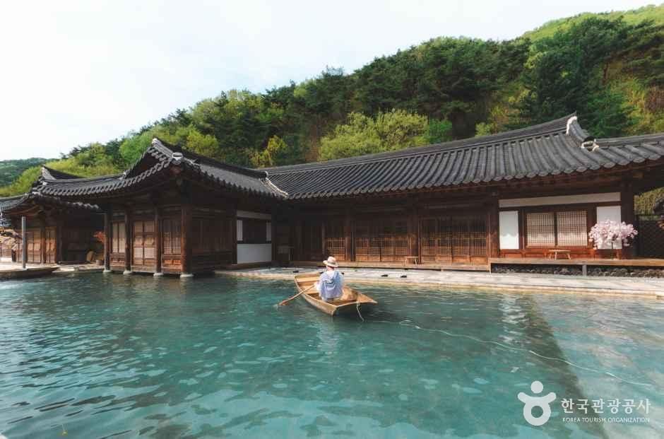 thumbnail-소양한옥티롤-0