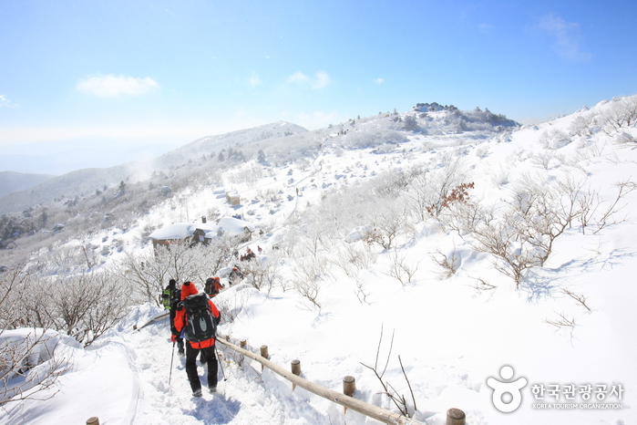 Deogyusan National Park (Main, Jeoksang Section) (덕유산국립공원 (본소,적상분소))