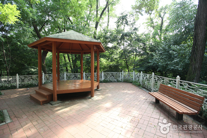 Samcheong Park (삼청공원)0