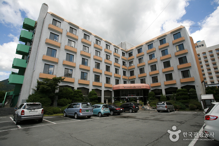 Hwawangsan Spa Hotel (화왕산스파호텔 (구, 가든 관광호텔))