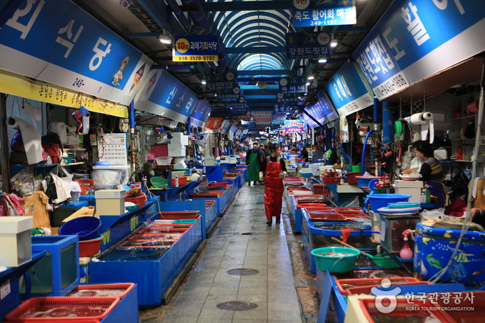 Рынок Чукдо в Пхохане (포항 죽도시장)