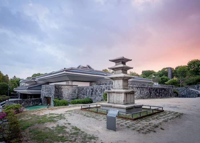 Nationalmuseum Jinju (국립진주박물관)