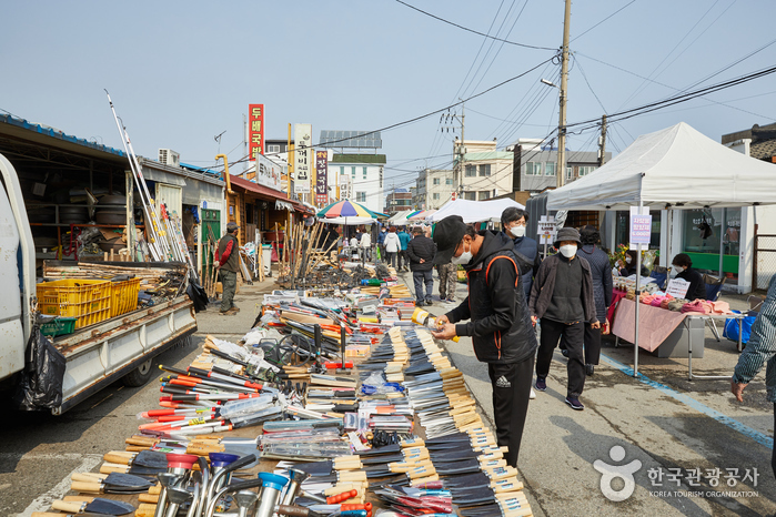 5-Tage-Markt Bukpyeong (북평민속오일장 (3, 8일))