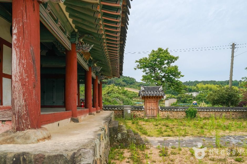 장목진객사