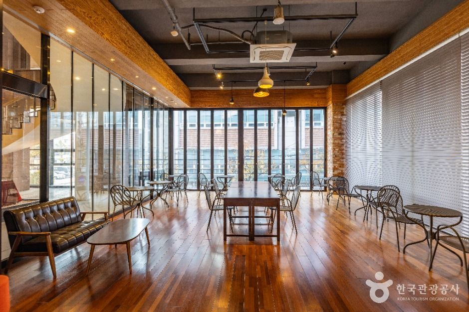 전주영화호텔 영화도서관