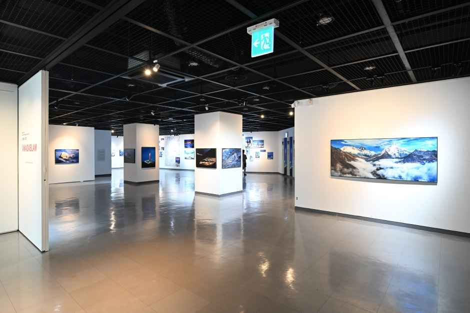 thumbnail-경상남도문화예술회관-2