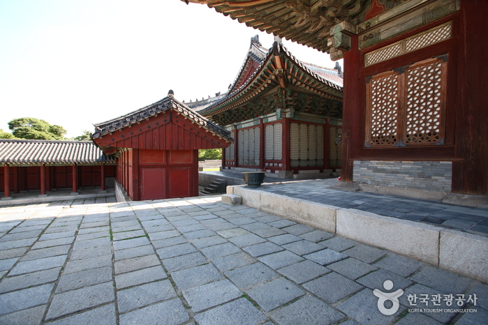 thumbnail-Changgyeonggung Palace (창경궁)-2