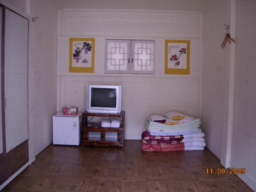 Hagindang House (학인당)