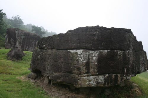Hwasun Dolmen Site [UNESCO World Heritage] (화순 고인돌군 유적)