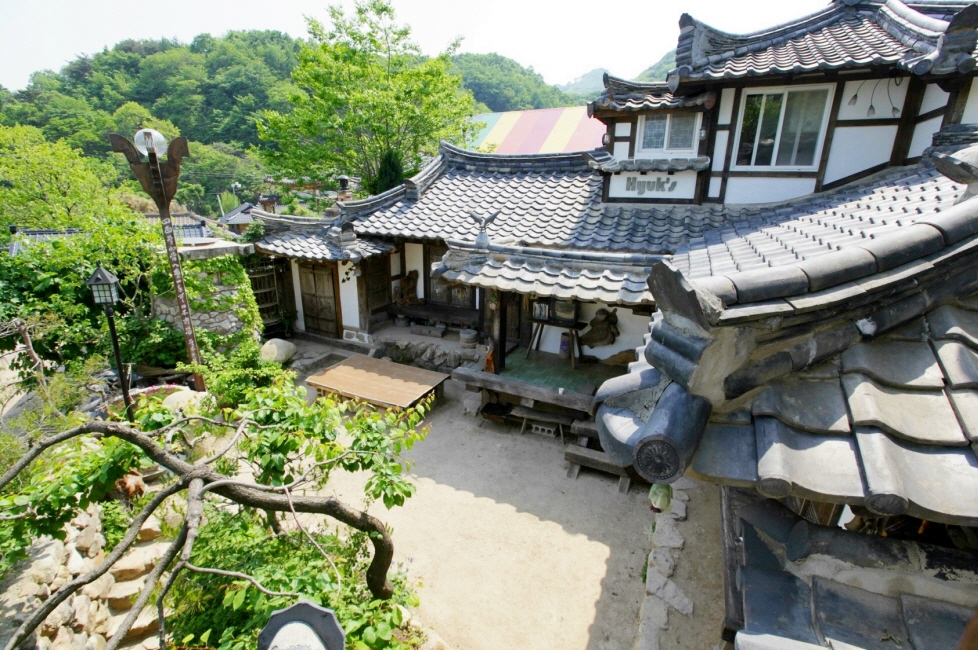 Dolmok Lodging of Gyeongju (경주 민박 돌목)