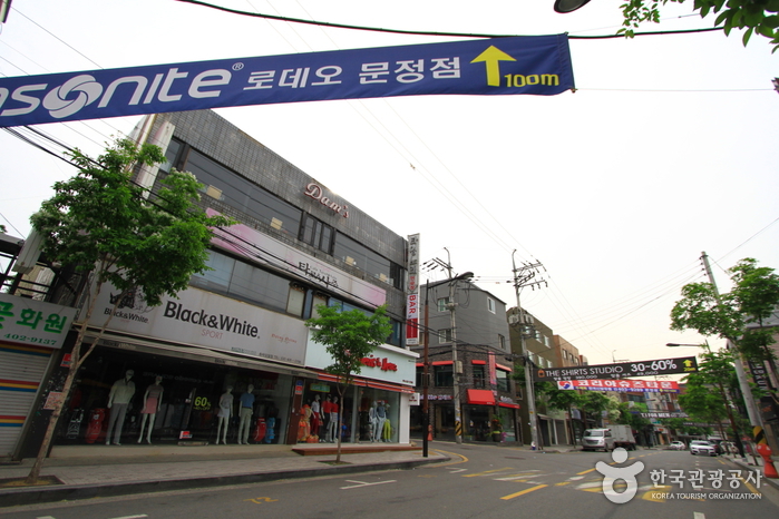 Улица Родео в районе Мунжон-дон (문정동 로데오거리)