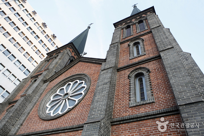 thumbnail-Daegu Gyesan Catholic Church (대구 계산동성당)-3