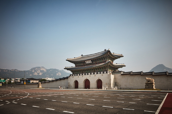 thumbnail-Gwanghwamun Gate (광화문)-14