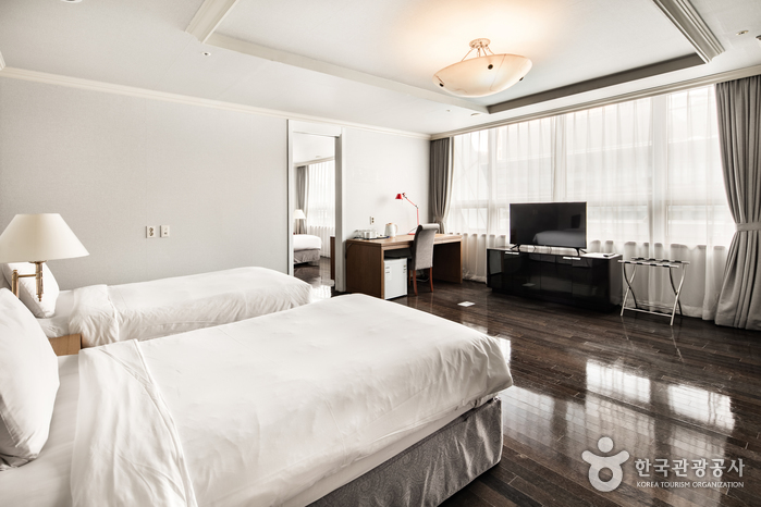 Ramada Hotel & Suites by Wyndham Seoul Namdaemun [Korea Quality] / 라마다 호텔앤스위트 서울남대문 [한국관광 품질인증/Korea Quality]