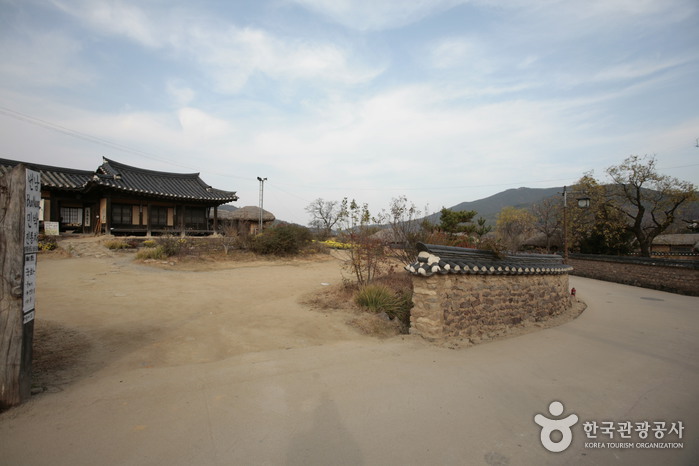 Bunnam House (Andong Hahoe Village) (번남고택 - 안동하회마을)
