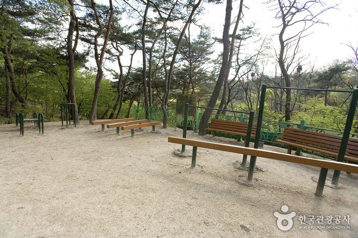 thumbnail-Samcheong Park (삼청공원)-1