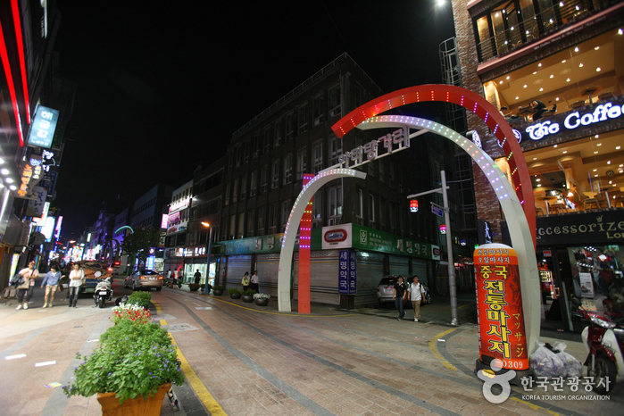 BIFF Square (BIFF 광장 (구, PIFF 광장))