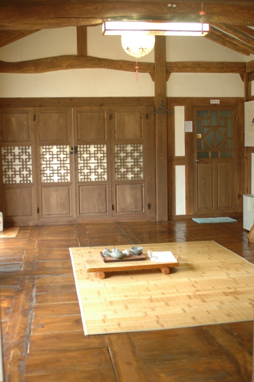 Hagindang House (학인당)