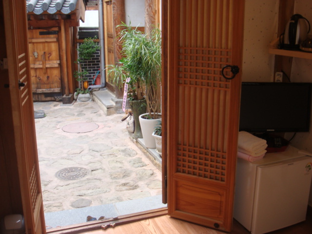 Hongranmideok (홍란미덕)