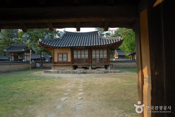 thumbnail-Daejeon Hoedeok Dongchundang Park (대전 회덕 동춘당 공원)-2