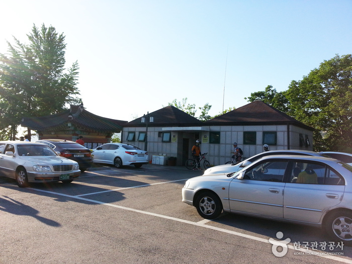 Bugak Skyway Palgakjeong Pavilion (북악스카이 팔각정)