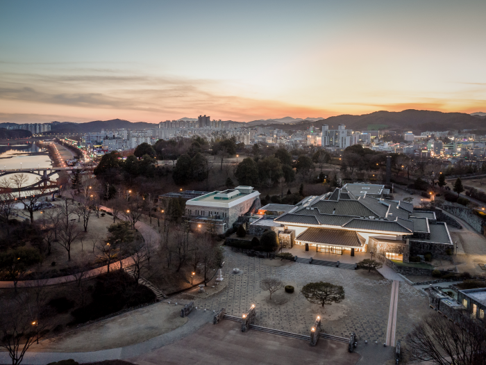 Nationalmuseum Jinju (국립진주박물관)