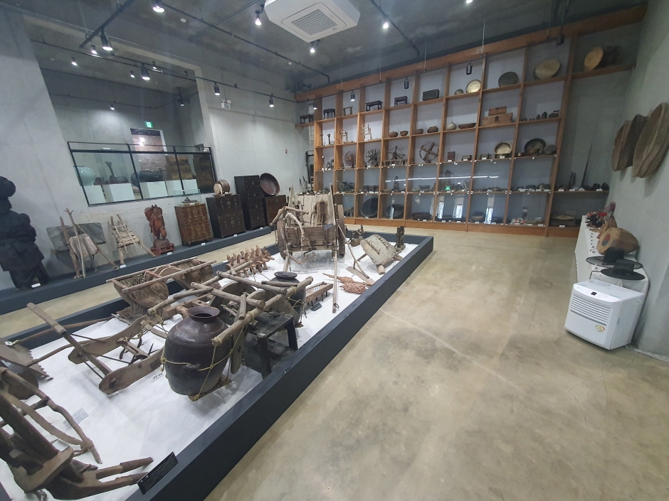 Museo de Reliquias de Pungsuwon (풍수원유물전시관)