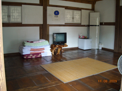 Hagindang House (학인당)