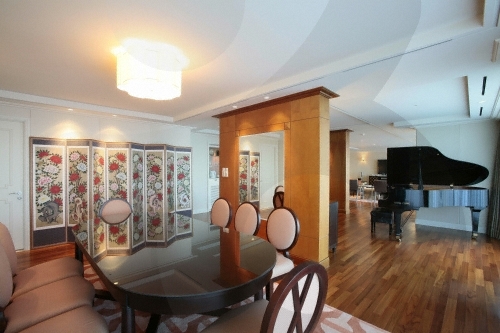 Ramada Plaza Jeju Hotel (라마다프라자 제주호텔)