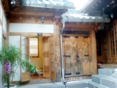 Hongranmideok (홍란미덕)