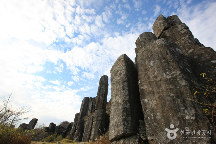 thumbnail-Jusangjeolli Cliff of Mudeungsan Mountain (무등산 주상절리대)-4