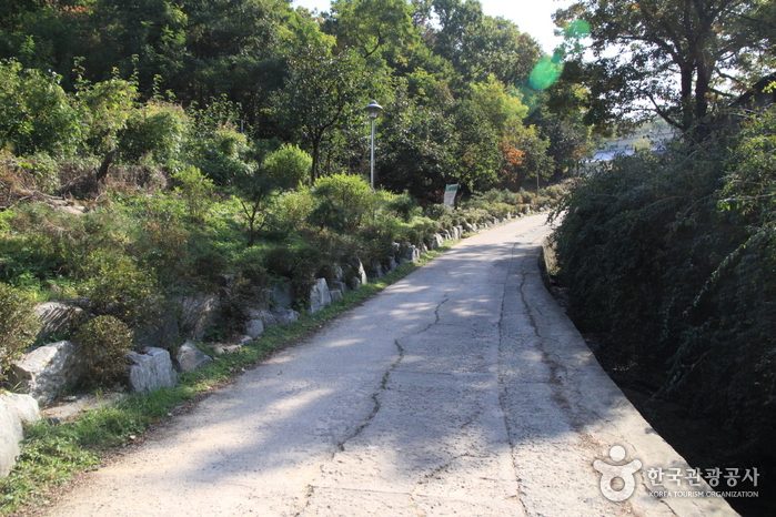 Monte Bonghwasan en Seúl (봉화산(서울))