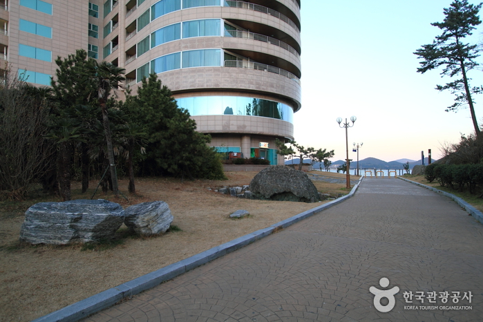 Kumho Tongyeong Marina Resort (금호통영마리나리조트)